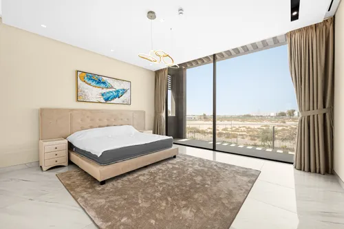 6 Bedrooms Villa in The Fairway