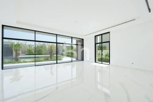 5 Bedrooms Villa in Lunaria