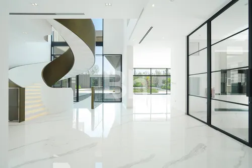 5 Bedrooms Villa in Lunaria