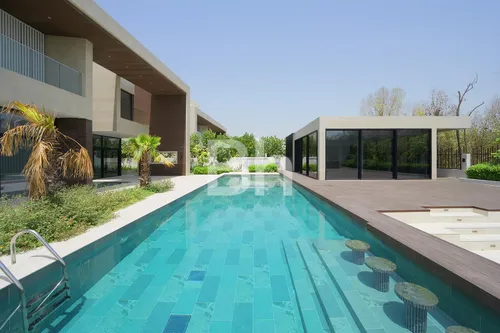 5 Bedrooms Villa in Lunaria