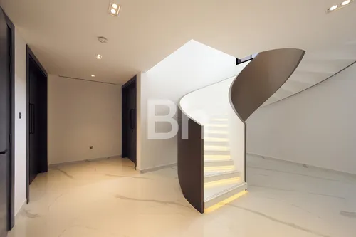 5 Bedrooms Villa in Lunaria