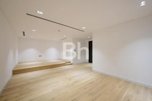 5 Bedrooms Villa in Lunaria