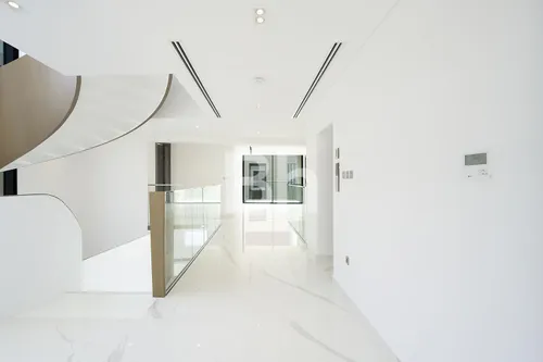 5 Bedrooms Villa in Lunaria