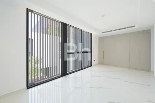 5 Bedrooms Villa in Lunaria