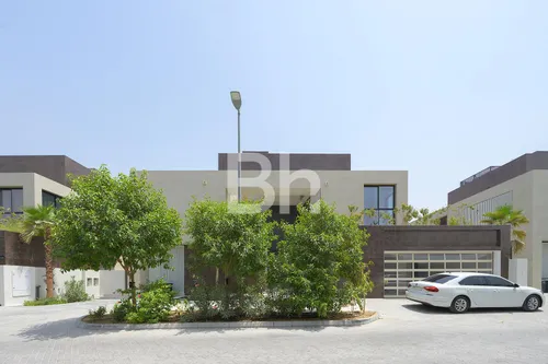 5 Bedrooms Villa in Lunaria