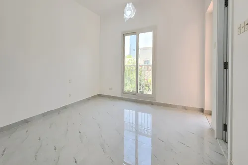 3 Bedrooms Villa in springs 8