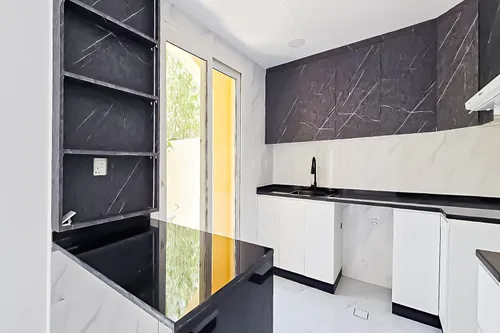3 Bedrooms Villa in springs 8