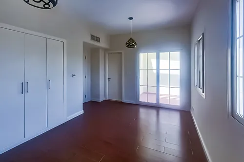 2 Bedrooms Villa in Springs 3