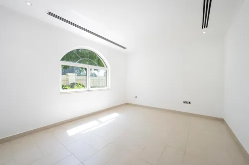 4 Bedrooms Villa in Legacy