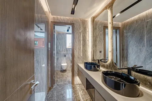 6 Bedrooms Villa in The Fairway