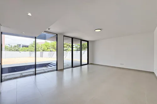 5 Bedrooms Villa in Sendian