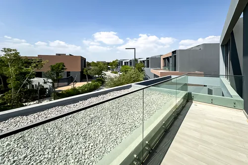 5 Bedrooms Villa in Sendian