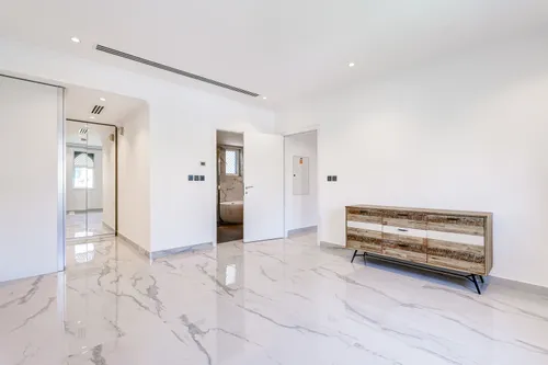 3 Bedrooms Villa in District 8