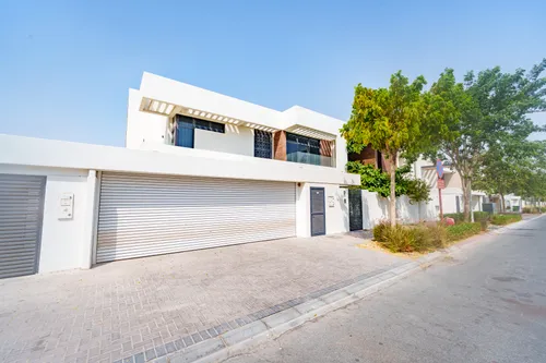 4 Bedrooms Villa in West Yas