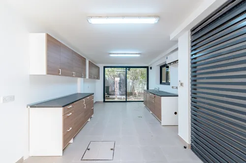 4 Bedrooms Villa in West Yas