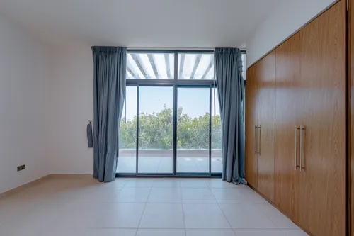 4 Bedrooms Villa in West Yas