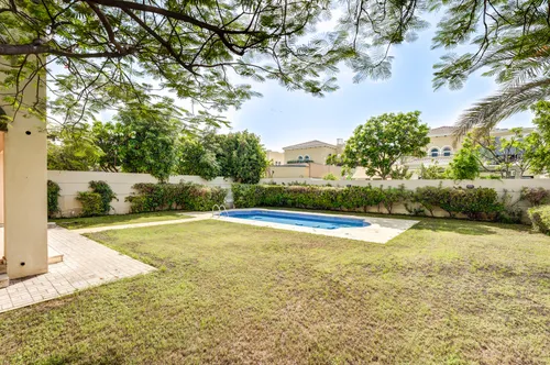4 Bedrooms Villa in Legacy