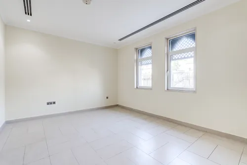 4 Bedrooms Villa in Legacy