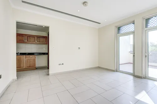 4 Bedrooms Villa in Legacy