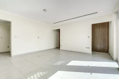 4 Bedrooms Villa in Legacy