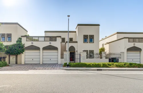 4 Bedrooms Villa in Legacy