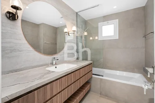 5 Bedrooms Villa in Meadows 5