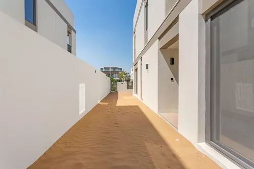 4 Bedrooms Villa in Aura