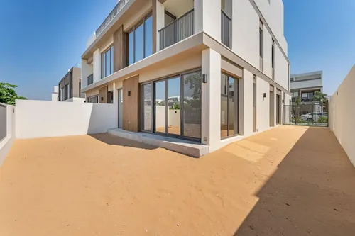 4 Bedrooms Villa in Aura