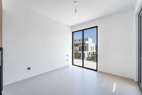 4 Bedrooms Villa in Aura