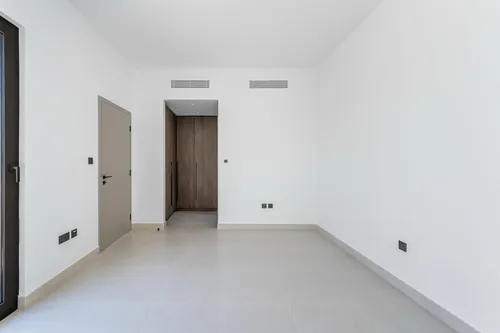 4 Bedrooms Villa in Aura