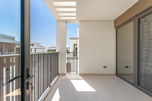 4 Bedrooms Villa in Aura