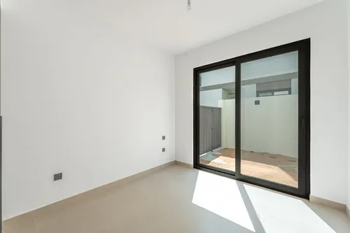 4 Bedrooms Villa in Aura
