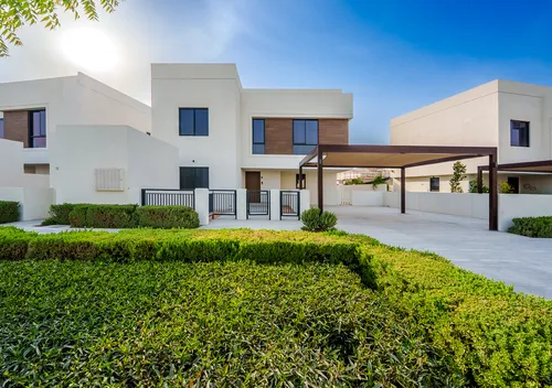 5 Bedrooms Villa in Noya Luma