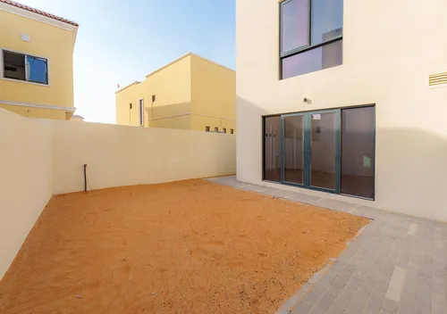 5 Bedrooms Villa in Noya Luma