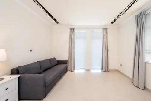 4 Bedrooms Villa in Legacy