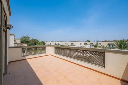 4 Bedrooms Villa in Legacy