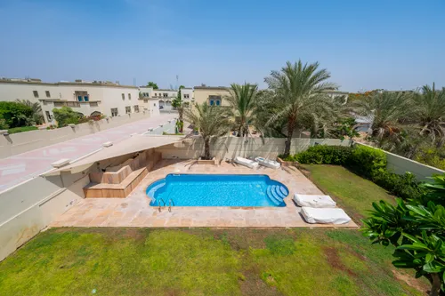 4 Bedrooms Villa in Legacy