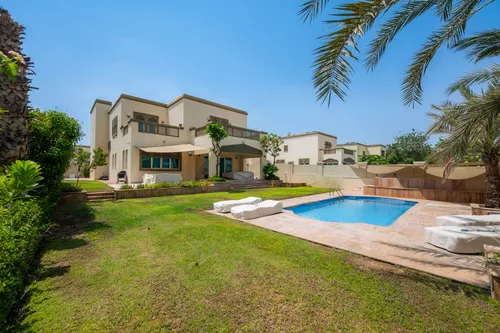 4 Bedrooms Villa in Legacy