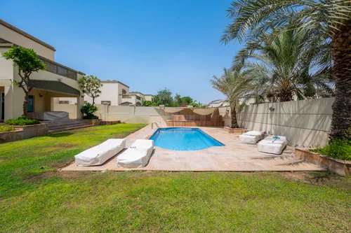 4 Bedrooms Villa in Legacy
