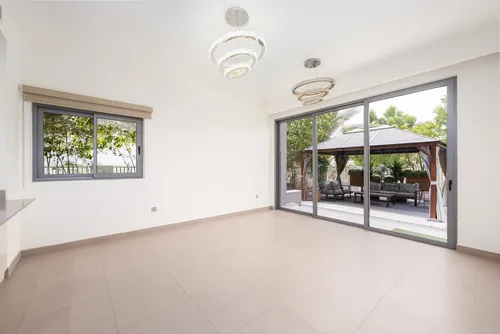 5 Bedrooms Villa in Sidra Villas I