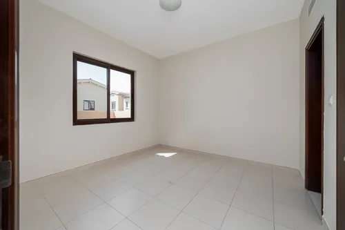 3 Bedrooms Villa in Mira 3