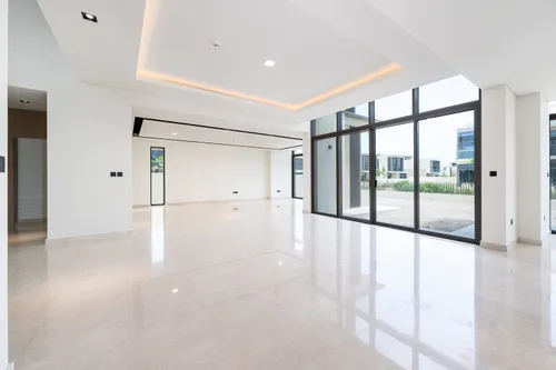5 Bedrooms Villa in Golf Place 2
