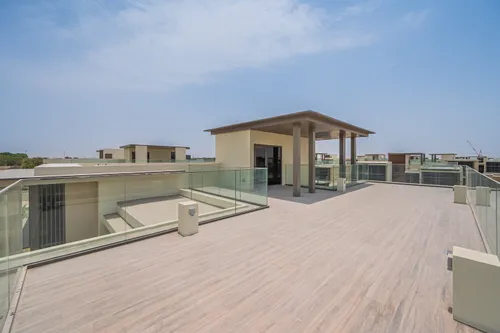 5 Bedrooms Villa in Golf Place 2