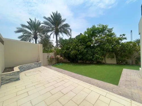4 Bedrooms Villa in Maple 2