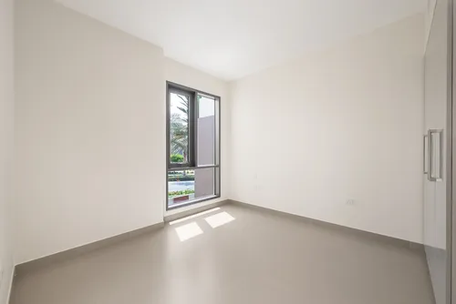 4 Bedrooms Villa in Maple 2
