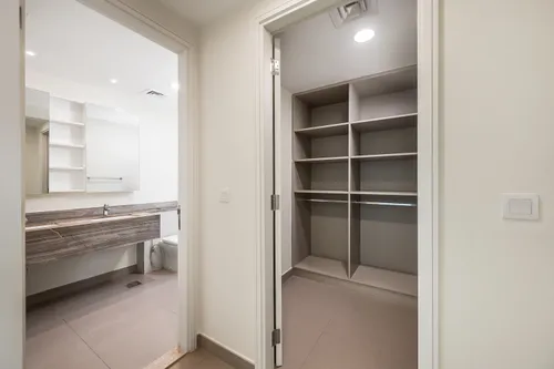 4 Bedrooms Villa in Maple 2