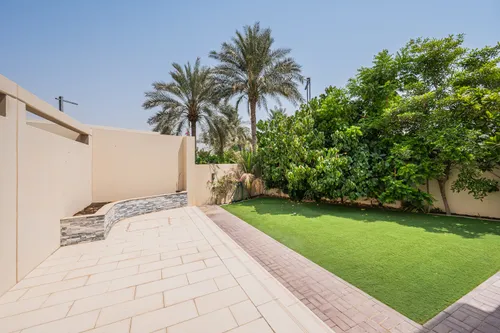 4 Bedrooms Villa in Maple 2