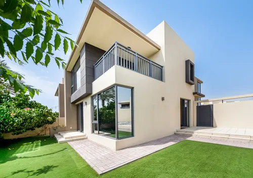4 Bedrooms Villa in Maple 2