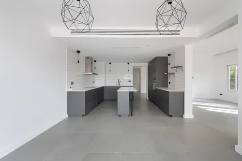 4 Bedrooms Villa in Springs 12