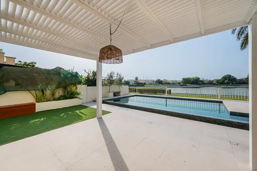 4 Bedrooms Villa in Springs 12